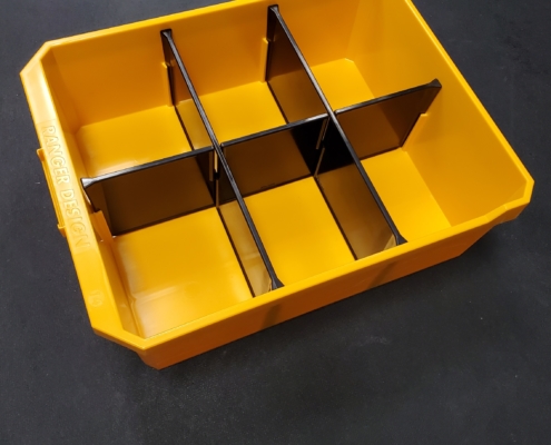 Shelf bin with cross dividers